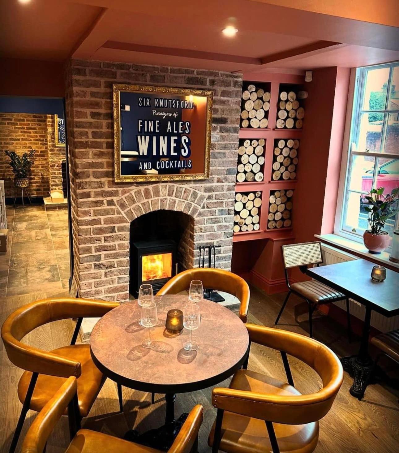 The Silk Rooms, At The Freemasons